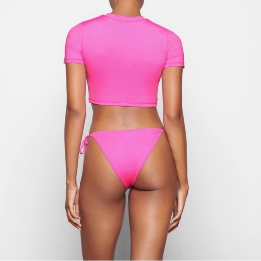 🔥 SKIMS Glossy Swim Top | Neon Pink | L🔥 - Picture 10 of 10